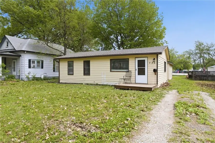 735 S Willow Street, Ottawa, KS 66067 - #3