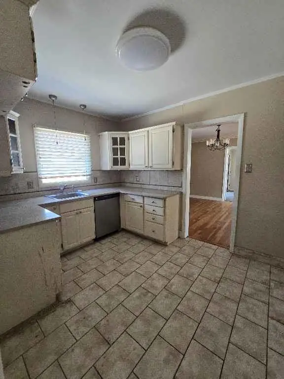 1625 SW Lakeside Drive, Topeka, KS 66604 - #2