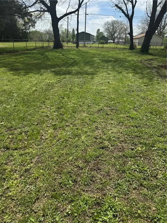 614 W 7th Avenue, Garnett, KS 66032 - #3