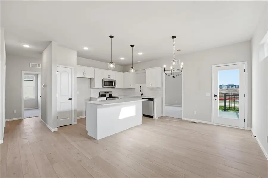 3001 NW 96th Terrace, Kansas City, MO 64154 - #3