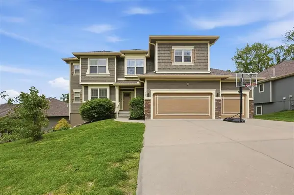 5695 NW Heritage Hill Road, Parkville, MO 64152