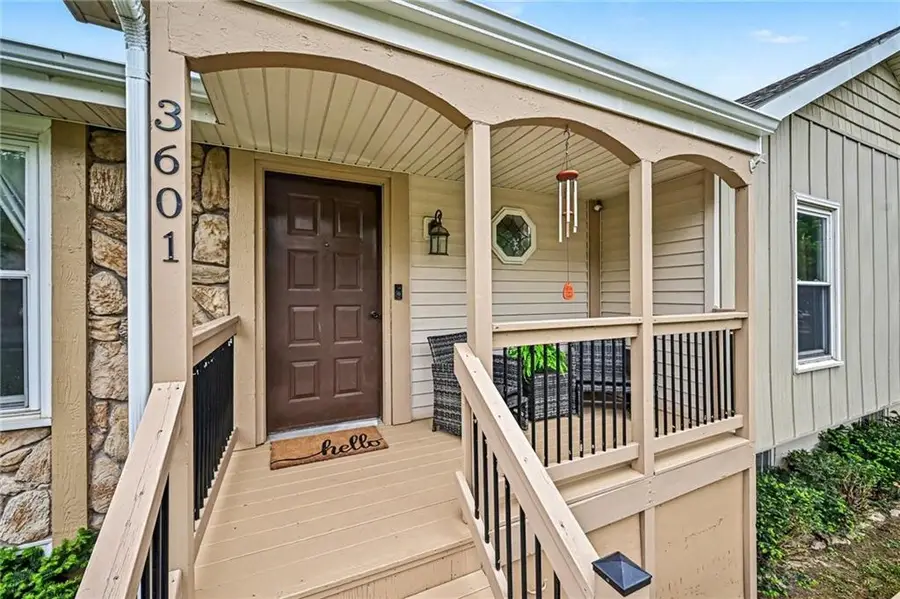 3601 77th Street, Gladstone, MO 64119 - #2