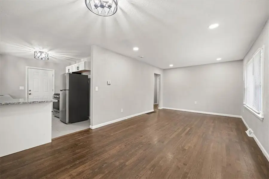 10505 Oakland Avenue, Kansas City, MO 64134 - #2