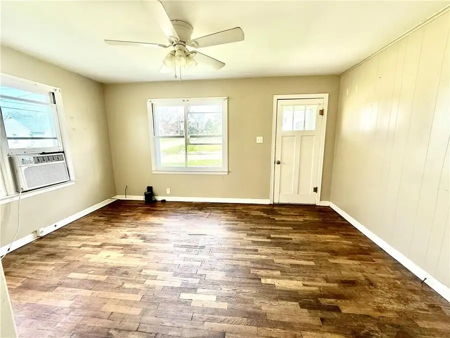 604 E Cooper Street, Maryville, MO 64468 - #2