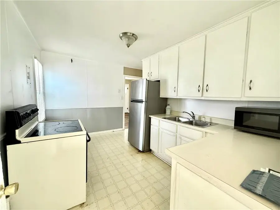 604 E Cooper Street, Maryville, MO 64468 - #3