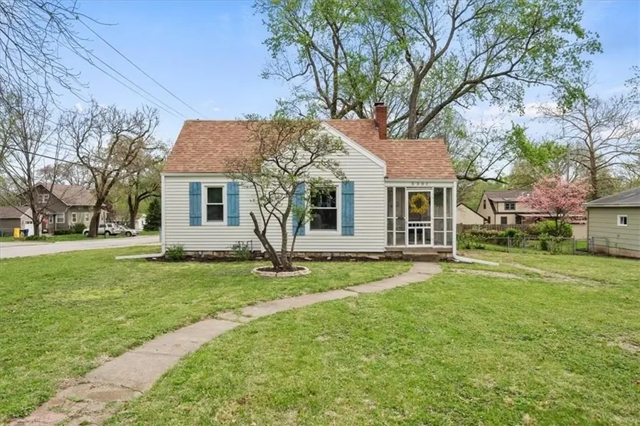 5501 Russell Street, Mission, KS 66202 - #2