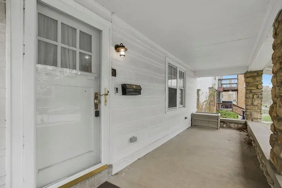 5306 Charlotte Street, Kansas City, MO 64110 - #2