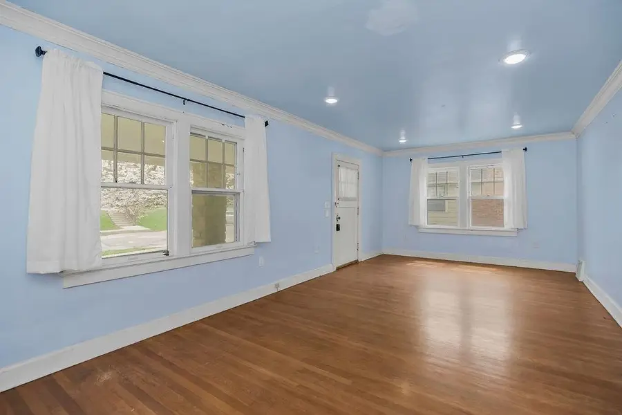 5306 Charlotte Street, Kansas City, MO 64110 - #3