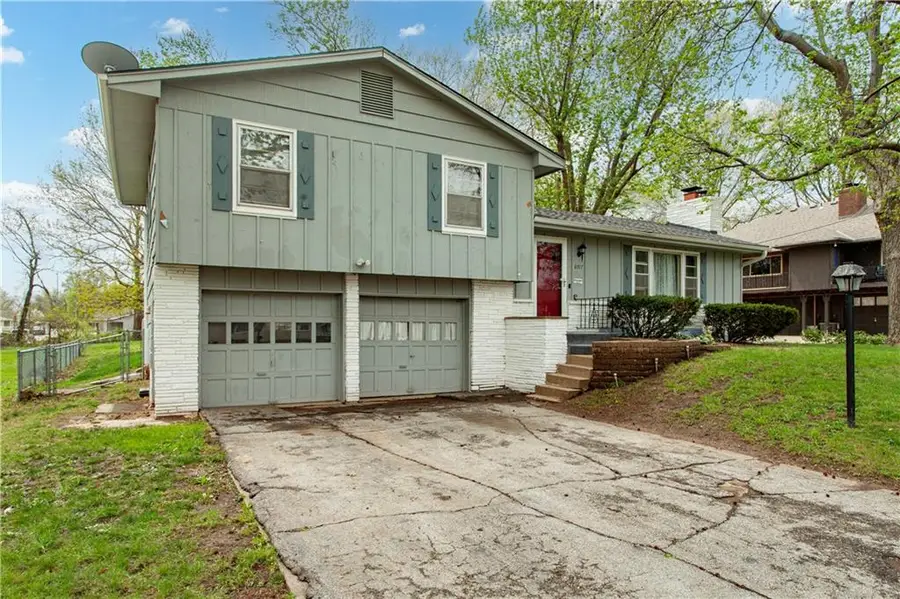 8917 E 58 Street, Raytown, MO 64133 - #3