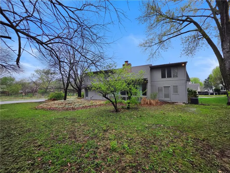 1901 E Frontier Lane, Olathe, KS 66062 - #2