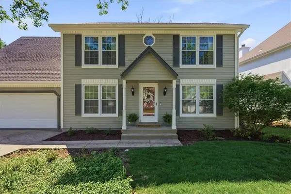 1376 E 154th Terrace, Olathe, KS 66062