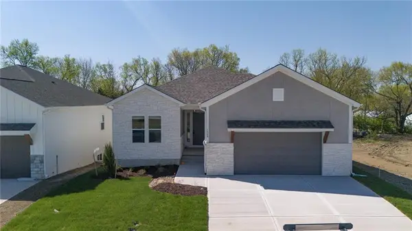 4830 NW Huonker Court, Riverside, MO 64150