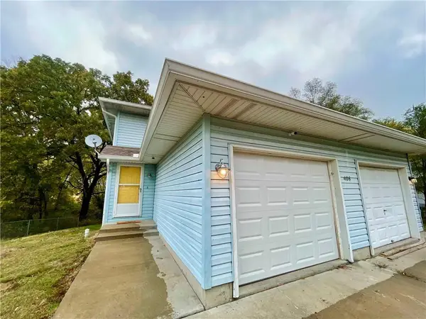 408 E Main Unit 1 & 2 Street, Smithville, MO 64089