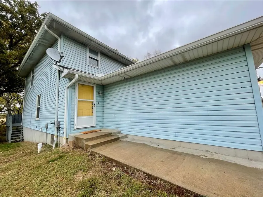 408 E Main Unit 1 & 2 Street, Smithville, MO 64089 - #2