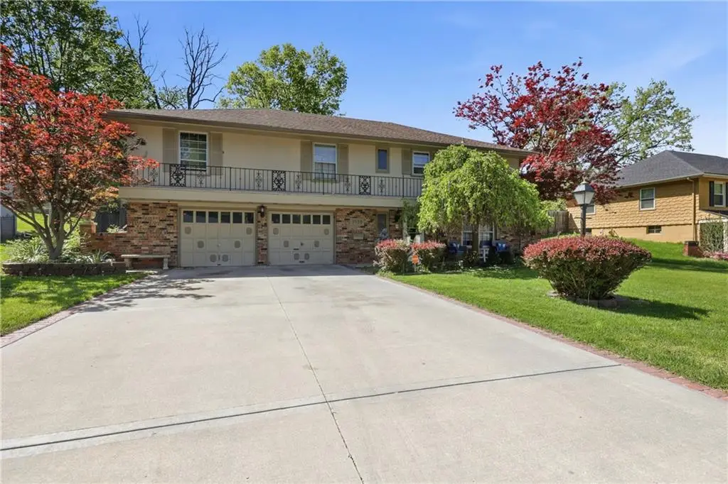 3520 Shady Bend Drive, Independence, MO 64052 - #1