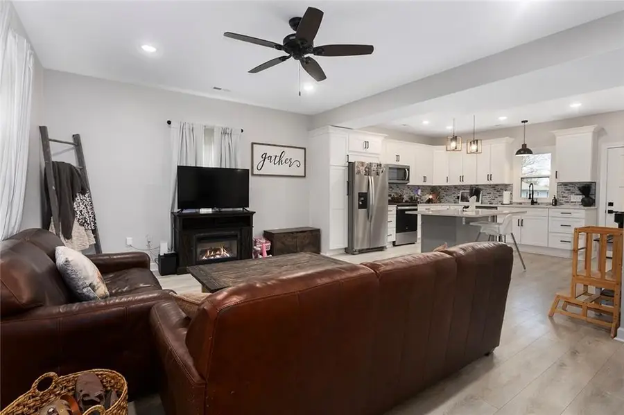 10 W Broadway Street, Higginsville, MO 64037 - #3