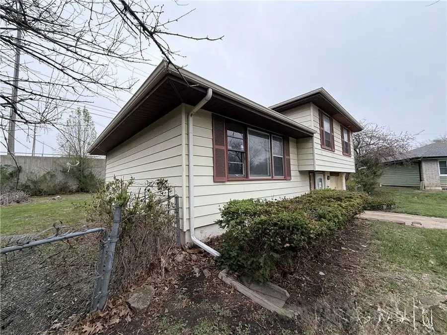 5904 E 95th Terrace, Kansas City, MO 64134 - #2