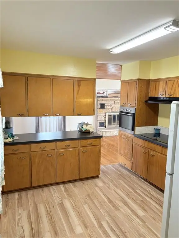 433 S 8th Street, Atchison, KS 66002 - #2