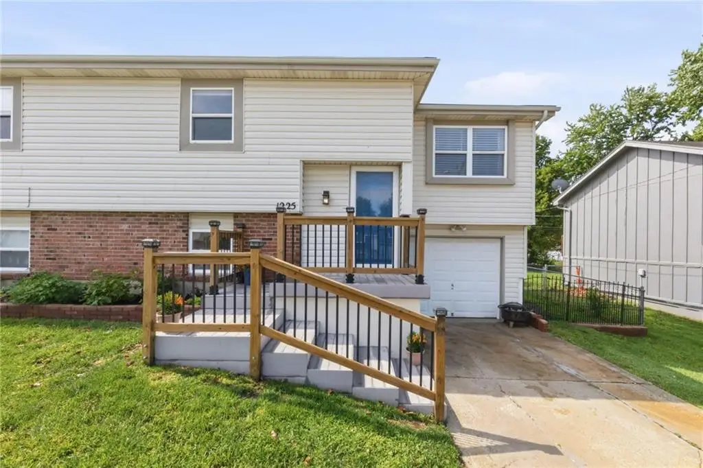 1225 E Cothrell Street, Olathe, KS 66061 - #1