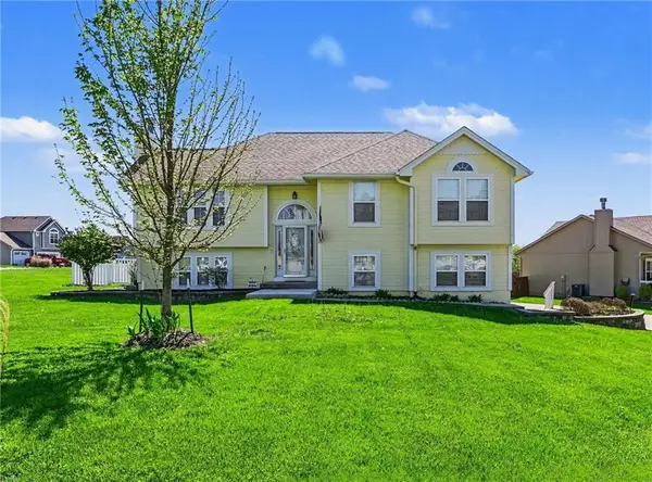 19621 Harbor Drive, Smithville, MO 64089