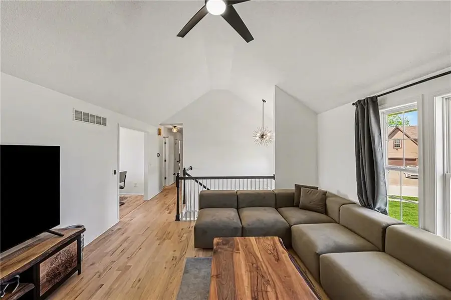 19621 Harbor Drive, Smithville, MO 64089 - #3