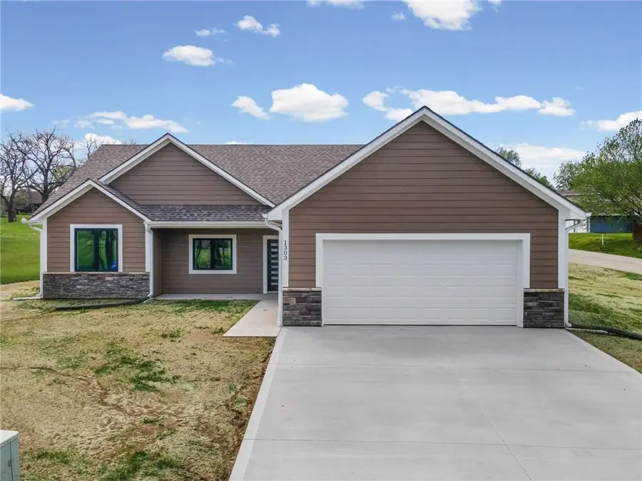 1303 W Concord Drive, Plattsburg, MO 64477 - #3