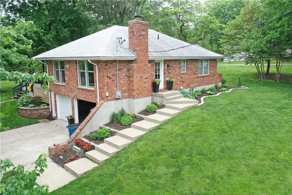 1505 NE 70th Terrace, Kansas City, MO 64118