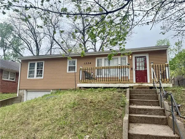 1334 Cheyenne Street, Leavenworth, KS 66048