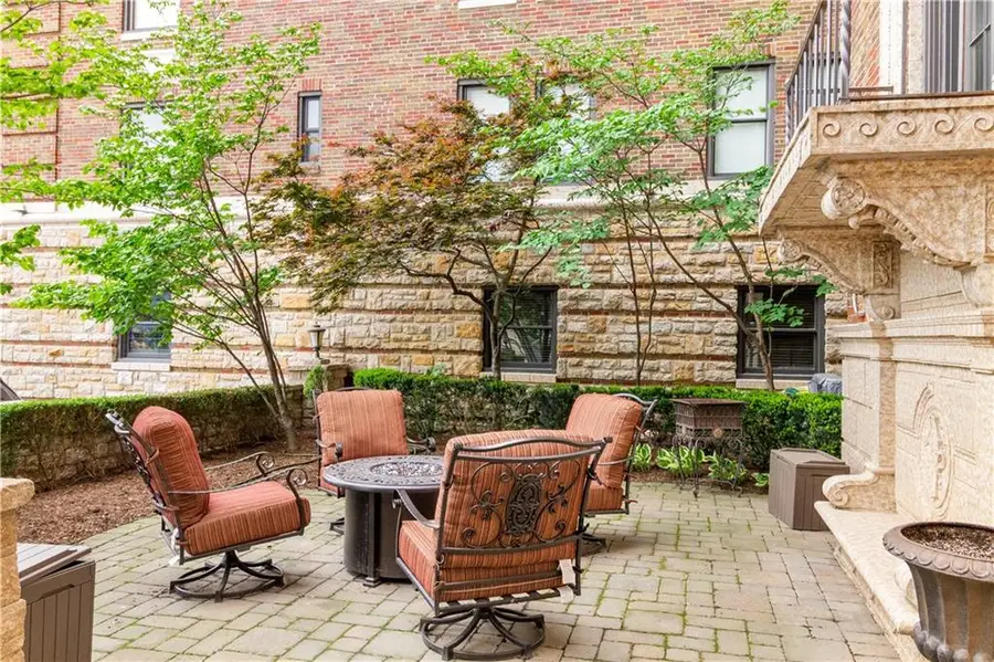 229 Ward Parkway #103B, Kansas City, MO 64112 - #3