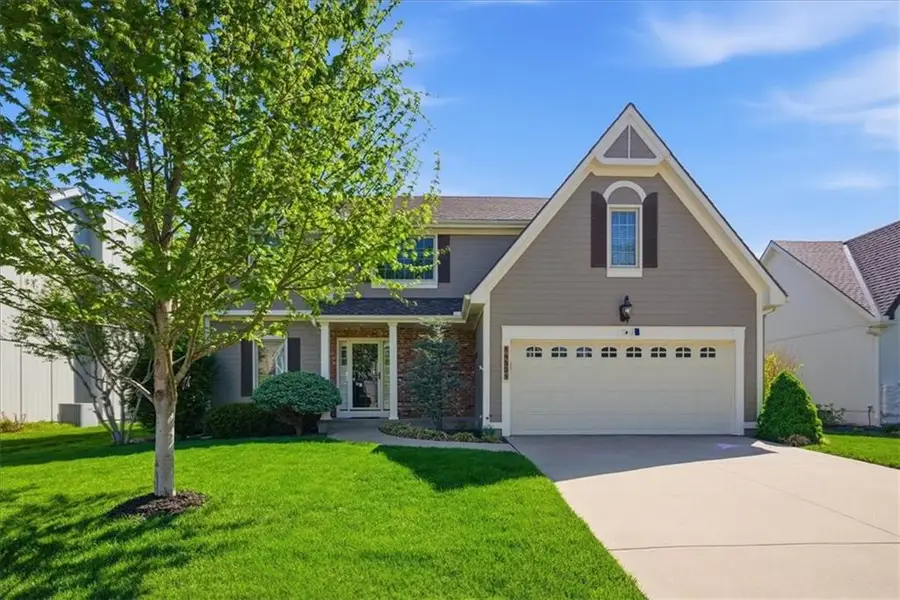 14531 S Kaw Drive, Olathe, KS 66062 - #2