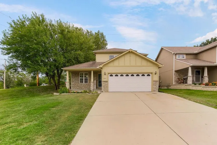 4301 Ironwood Drive, Leavenworth, KS 66048 - #2