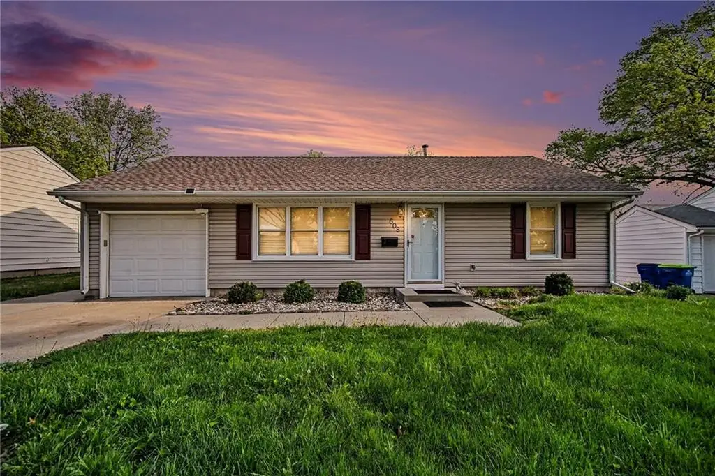 608 NE 67th Street, Gladstone, MO 64118 - #1