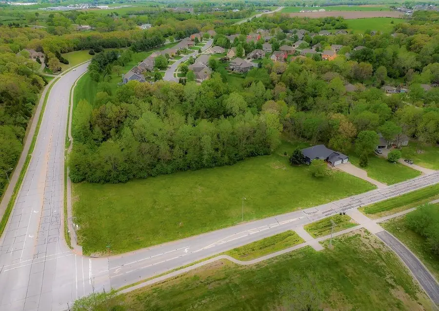 3647 Tonganoxie Road, Leavenworth, KS 66048 - #3