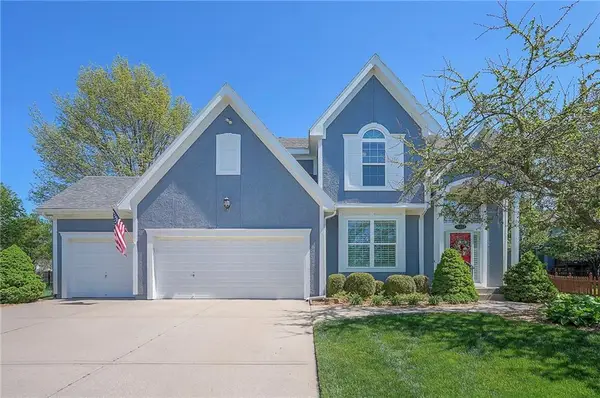 15223 Woodson Lane, Overland Park, KS 66223