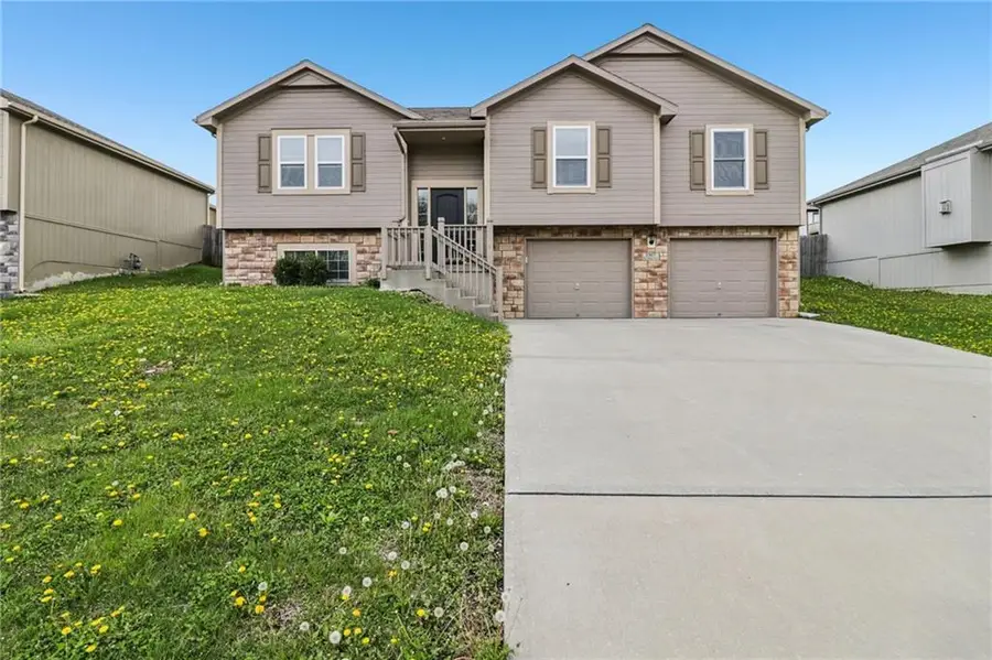 1307 NW Hilltop Lane, Grain Valley, MO 64029 - #2