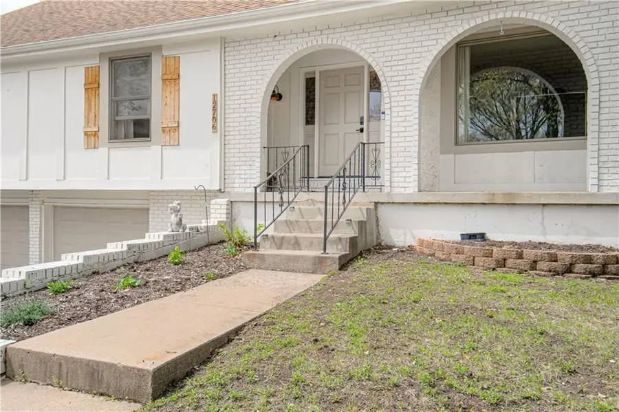 12706 Corrington Avenue, Grandview, MO 64030 - #2