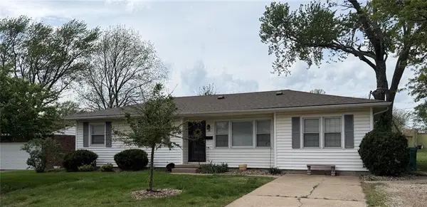 8 Morningside Drive, Paola, KS 66071