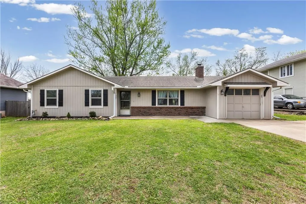 507 W Cambridge Road, Belton, MO 64012 - #1