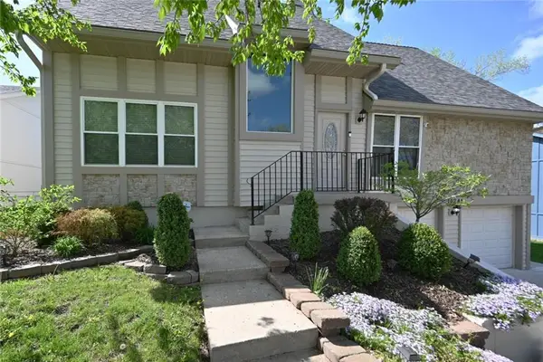 10241 NW 57th Street, Parkville, MO 64152