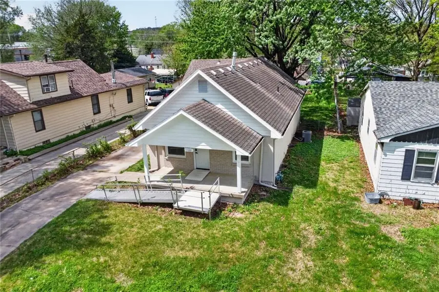 1422 S 41st Street, Kansas City, KS 66106 - #3