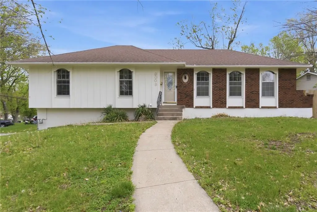 9009 Kentucky Avenue, Kansas City, MO 64138 - #1