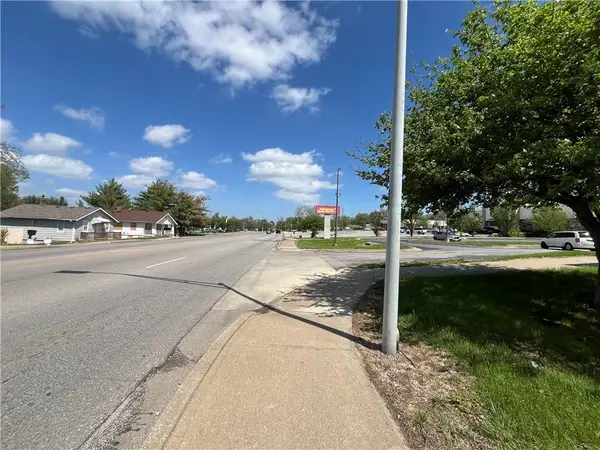 2335 S Sterling Avenue, Independence, MO 64052