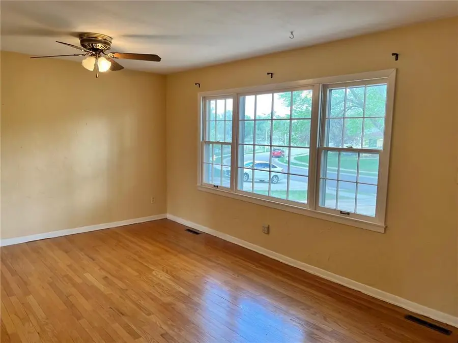 709 S Mahaffie Street, Olathe, KS 66061 - #2