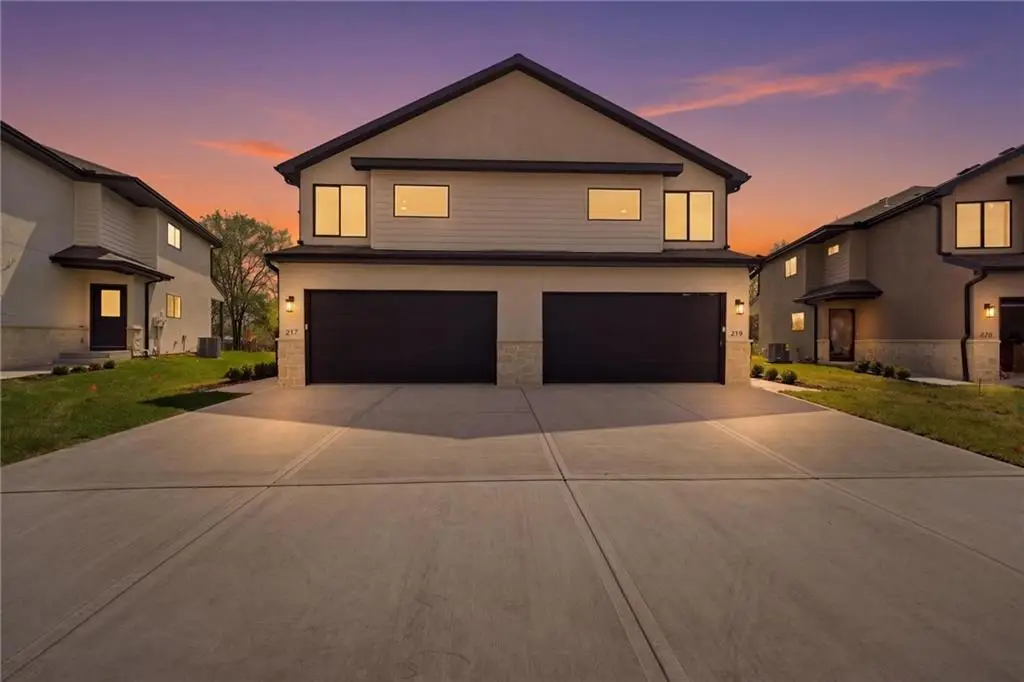 223-225 NW Orchard Court, Lees Summit, MO 64063 - #1