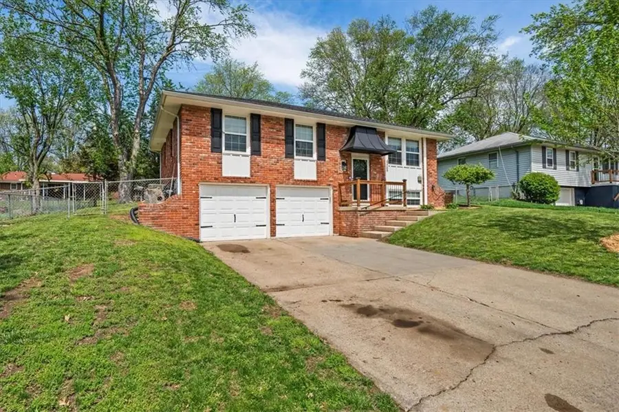 109 SE Moore Court, Blue Springs, MO 64014 - #3