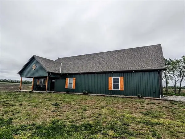 18306 Ozark Lane, Higginsville, MO 64037
