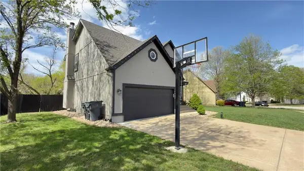 1397 S Brentwood Drive, Olathe, KS 66062