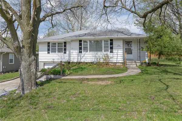 4017 Pacific Street, St Joseph, MO 64507