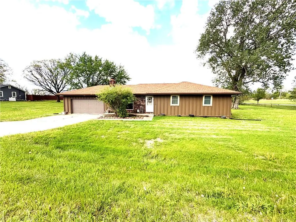 13230 Kansas Avenue, Bonner Springs, KS 66012 - #1