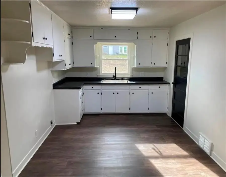 3104 Faraon Street, Saint Joseph, MO 64501 - #2